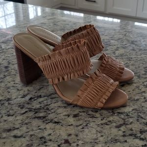 Ann Taylor Leather Ruffle Heels Size 7.5